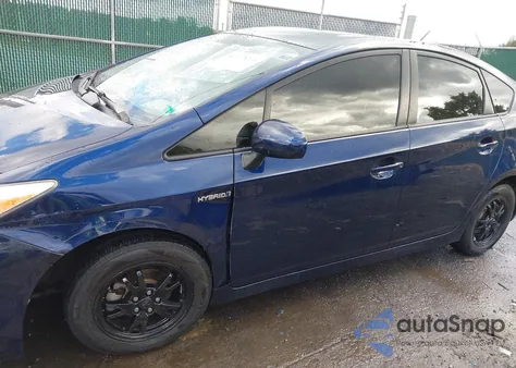 2014 Toyota Prius Three из США, поврежденный, VIN JTDKN3DU6E1745328